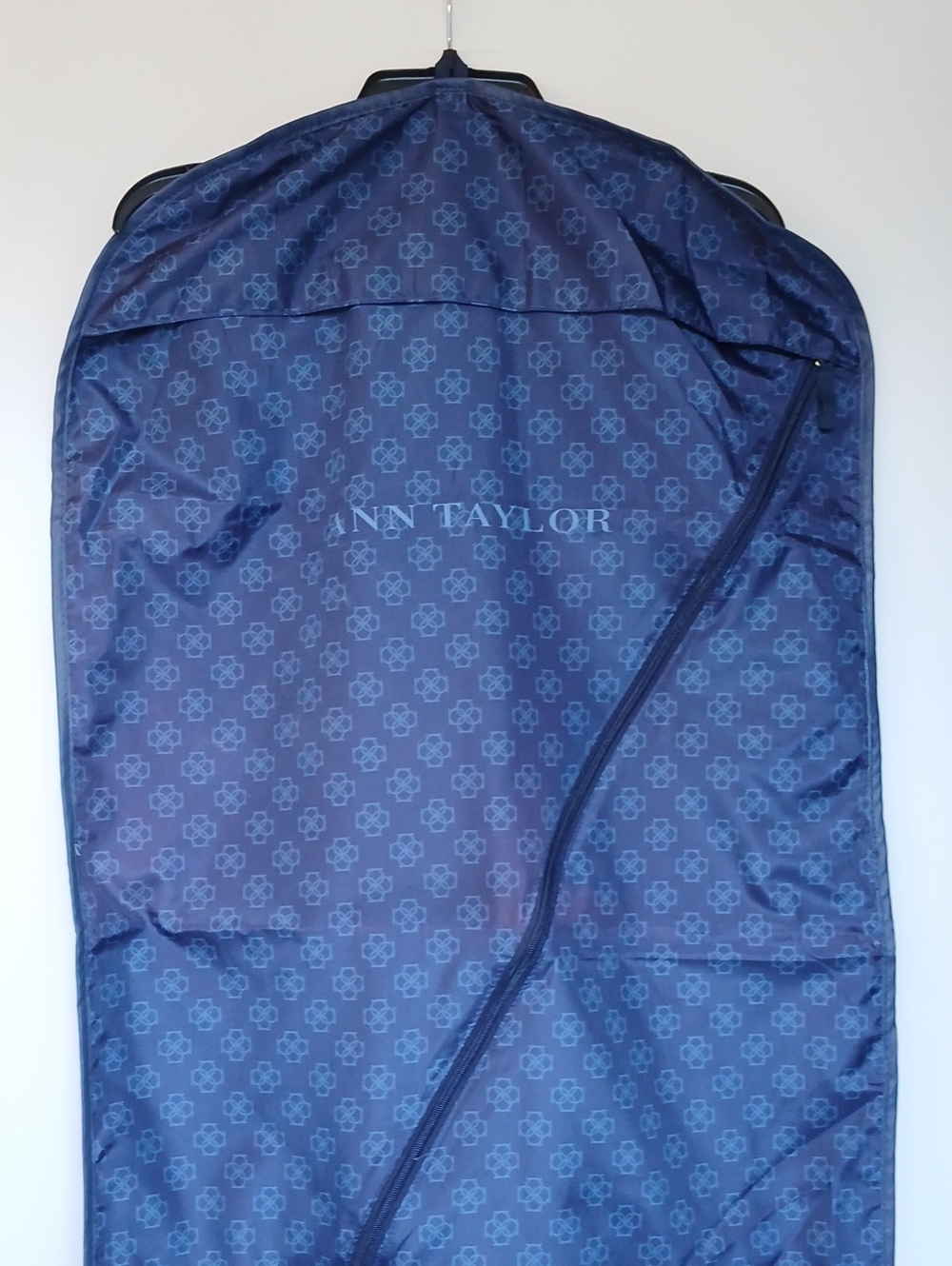 Ann Taylor Nylon Garment Bag Blue-Purple 42.5" X 23"